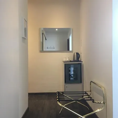 Roemerhof - With Self Check-in Couette-café